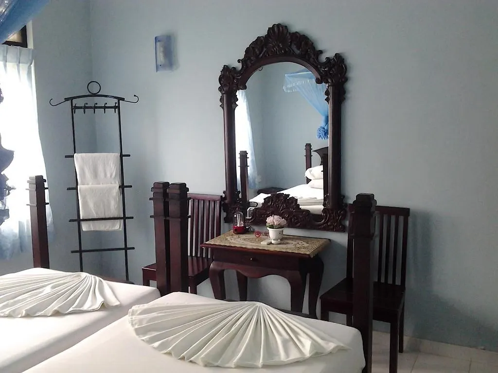 La Grande Holiday Resort Negombo 2*,